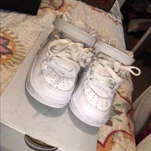 Mid white Air Force 1